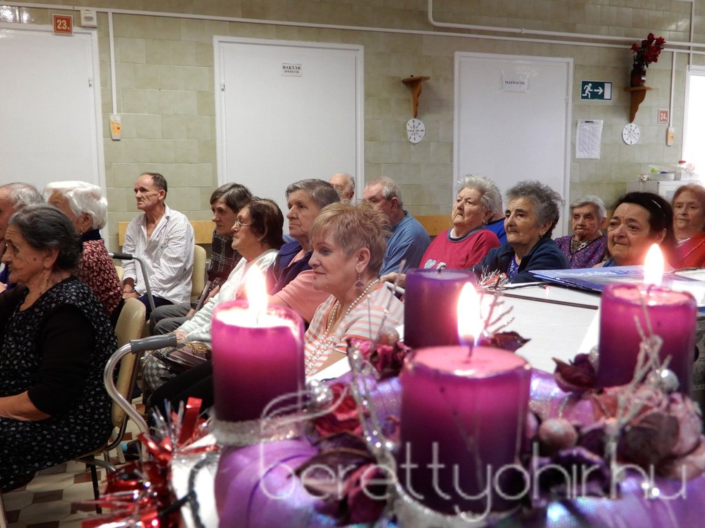 Karácsonyi ünnepség a Krónikus osztályon 05